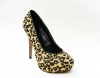 Lady leopard print platform pump